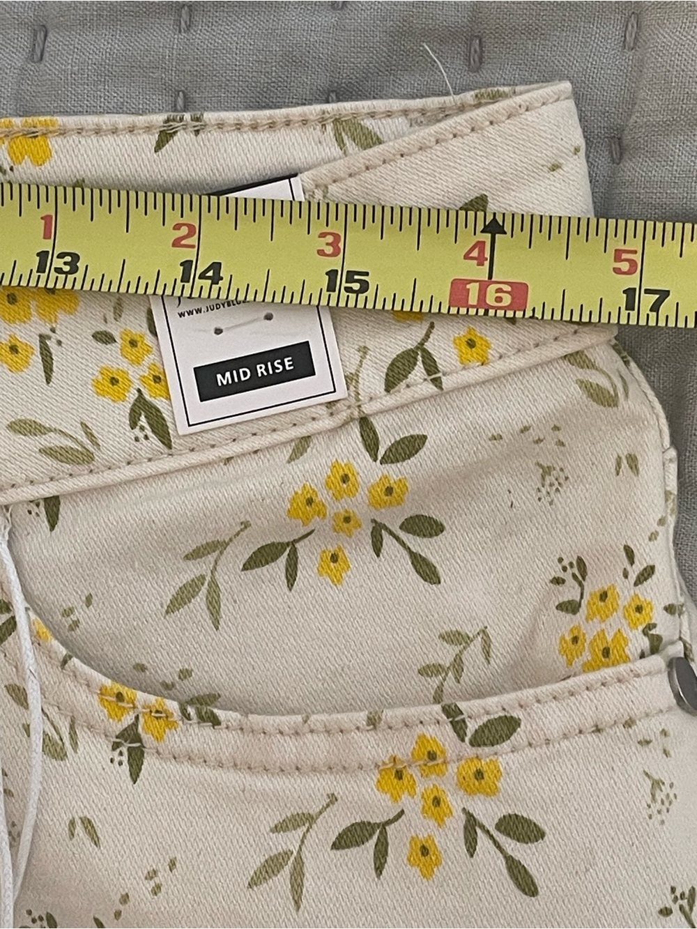 Judy Blue Floral Print Denim Shorts 1XL NWT Mid Rise Stretch Summer Size 1X NWT - Picture 7 of 9
